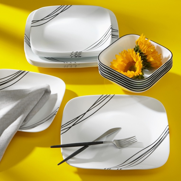 בול למרק מרובע 650 מ"ל פס שחור  מבית Corning Corelle תוצרת ארצות הברית