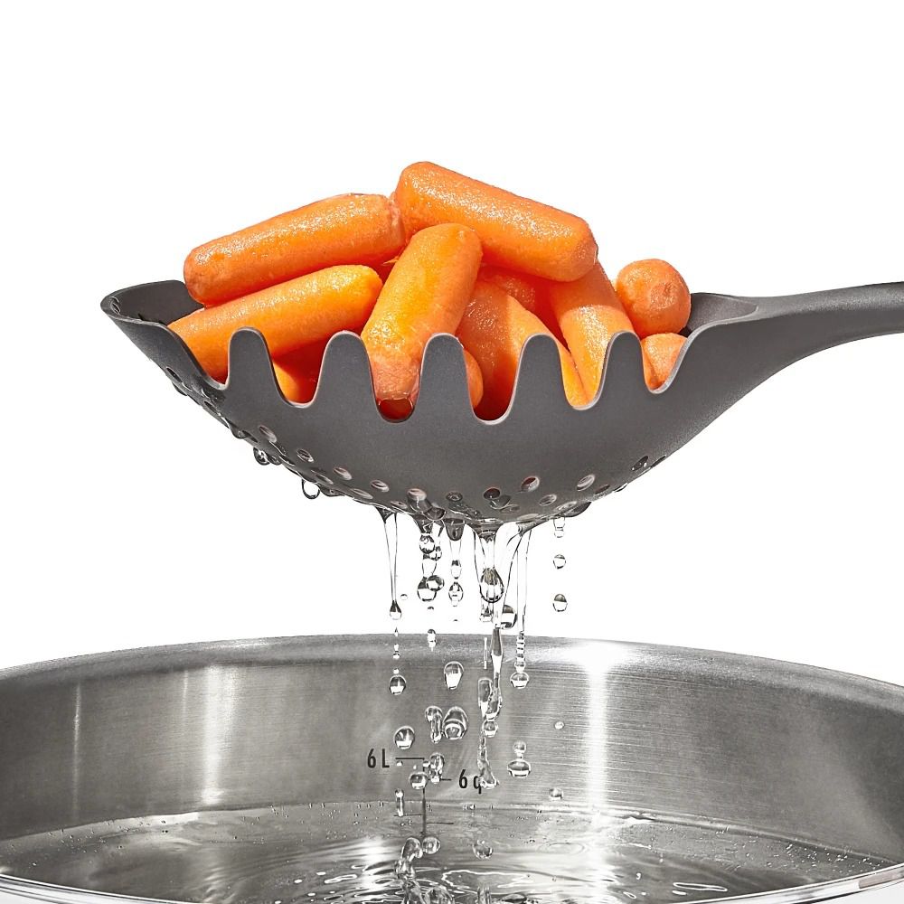 כף רחבה לפסטה של המותג OXO