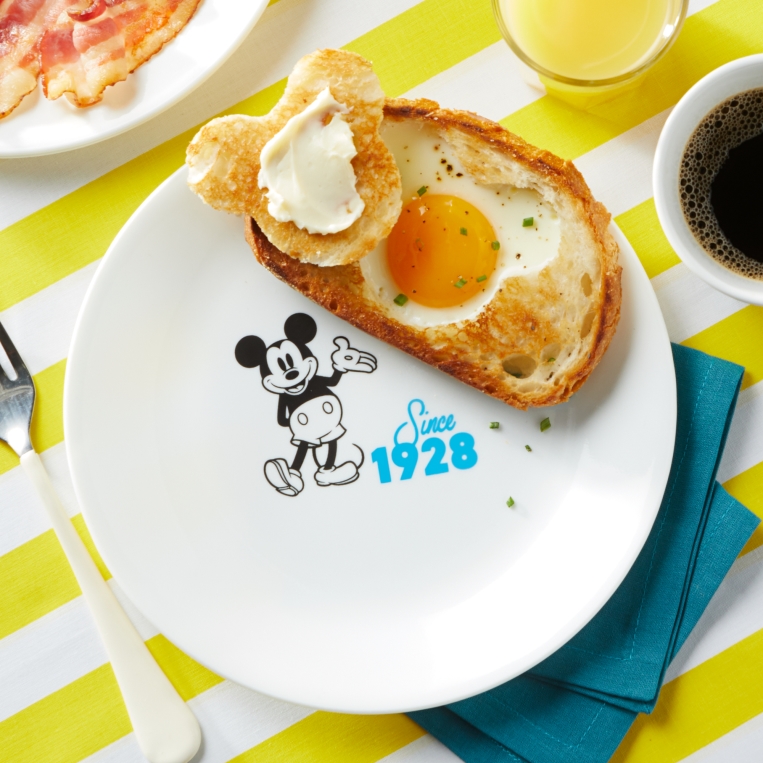 צלחת מנה ראשונה  21.5 ס"מ מבית    mickey Corning Corelle תוצרת ארצות הברית