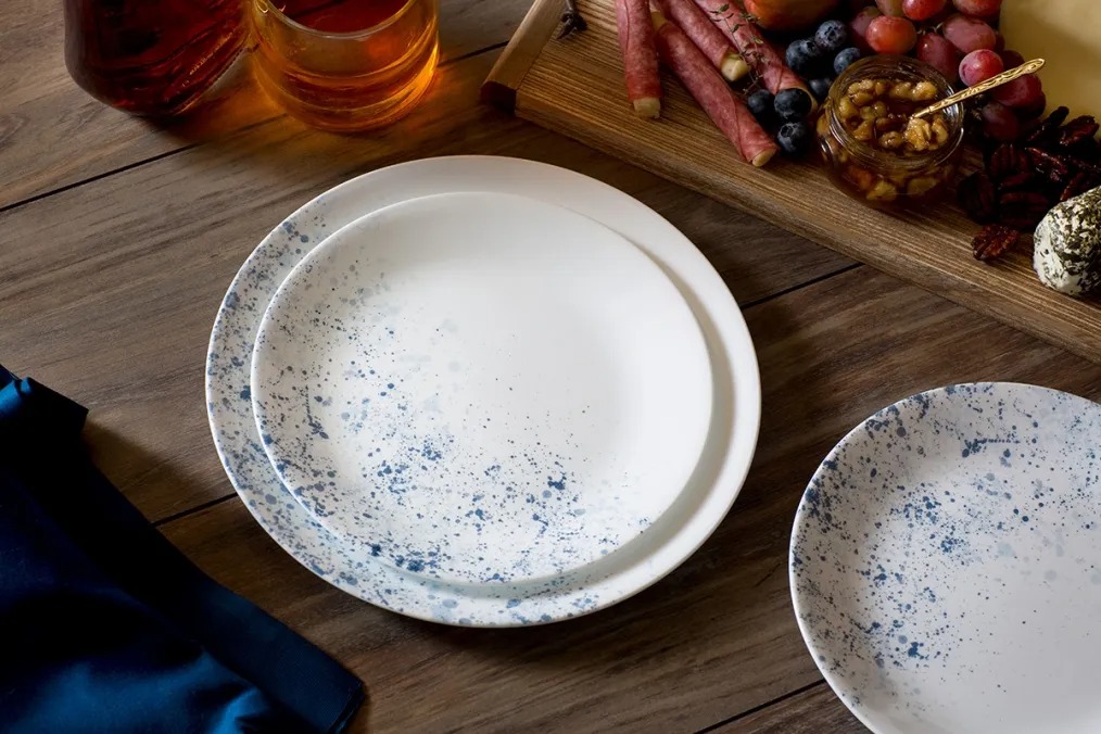 צלחת מנה ראשונה 21.5 ס"מ, Indigo Speckle מבית Corning Corelle תוצרת ארצות הברית