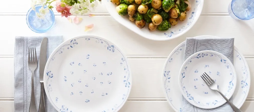 צלחת מנה ראשונה 21.5 ס"מ, Provincial Blue  מבית Corning Corelle תוצרת ארצות הברית