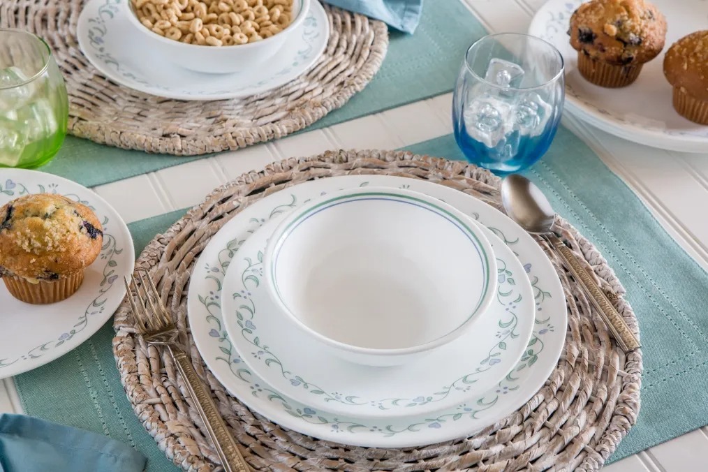 סט צלחות 12 חלקים, Country Cottage מבית Corning Corelle תוצרת ארצות הברית