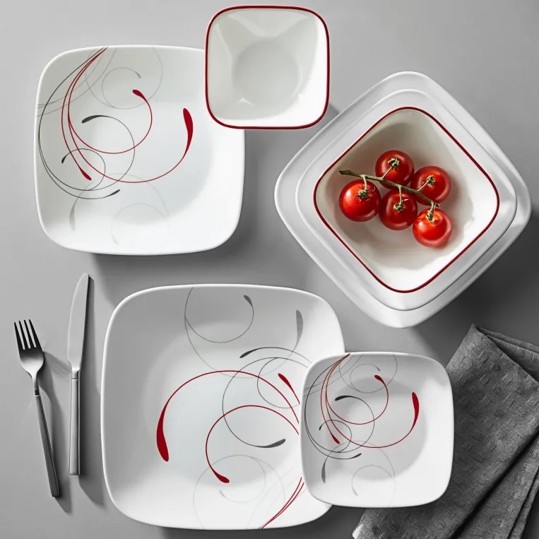 בול למרק מרובע 650 מ"ל פס אדום  מבית Corning Corelle תוצרת ארצות הברית