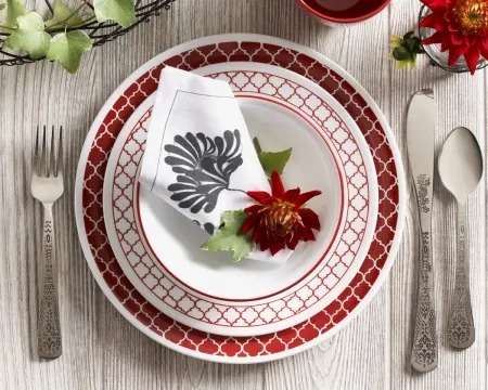 צלחת מנה ראשונה 21.5 ס"מ, Crimson Trelis מבית Corning Corelle תוצרת ארצות הברית