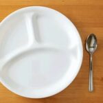 צלחת מחולקת 26 ס"מ, Winter Frost White   מבית Corning Corelle תוצרת ארצות הברית