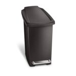 פח פלסטיק דוושה צר, שחור 10 ל’ simplehuman