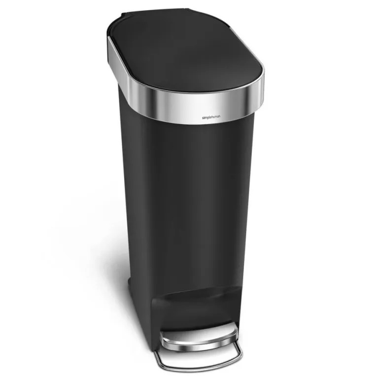 פח פלסטיק דוושה צר, שחור 40 ל' simplehuman