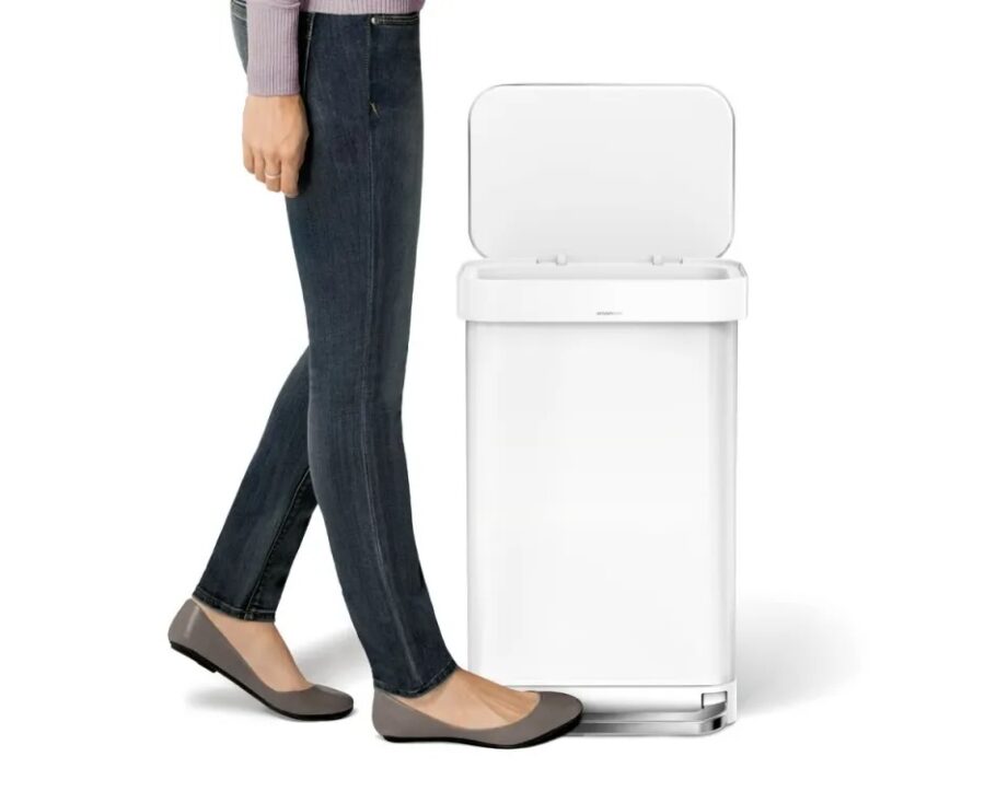 פח לבן מלבני נירוסטה, דוושה רחבה 45 ל' simplehuman