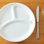צלחת מחולקת 21.5 ס"מ, Winter Frost White מבית Corning Corelle תוצרת ארצות הברית