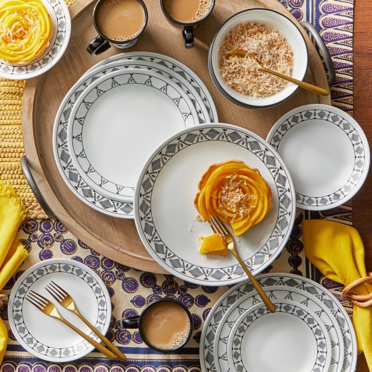 סט צלחות 18 חלקים, Cusco מבית Corning Corelle תוצרת ארצות הברית