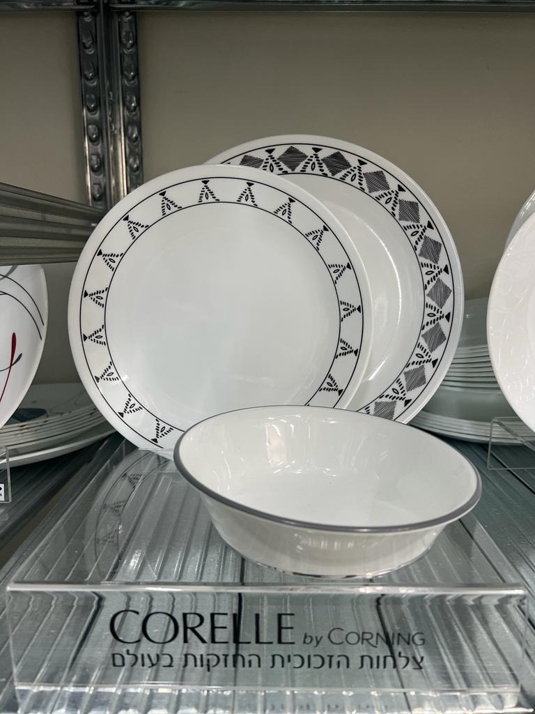 סט צלחות 18 חלקים, Cusco מבית Corning Corelle תוצרת ארצות הברית