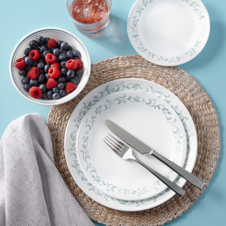 סט צלחות 24 חלקים, Country Cottage מבית Corning Corelle תוצרת ארצות הברית