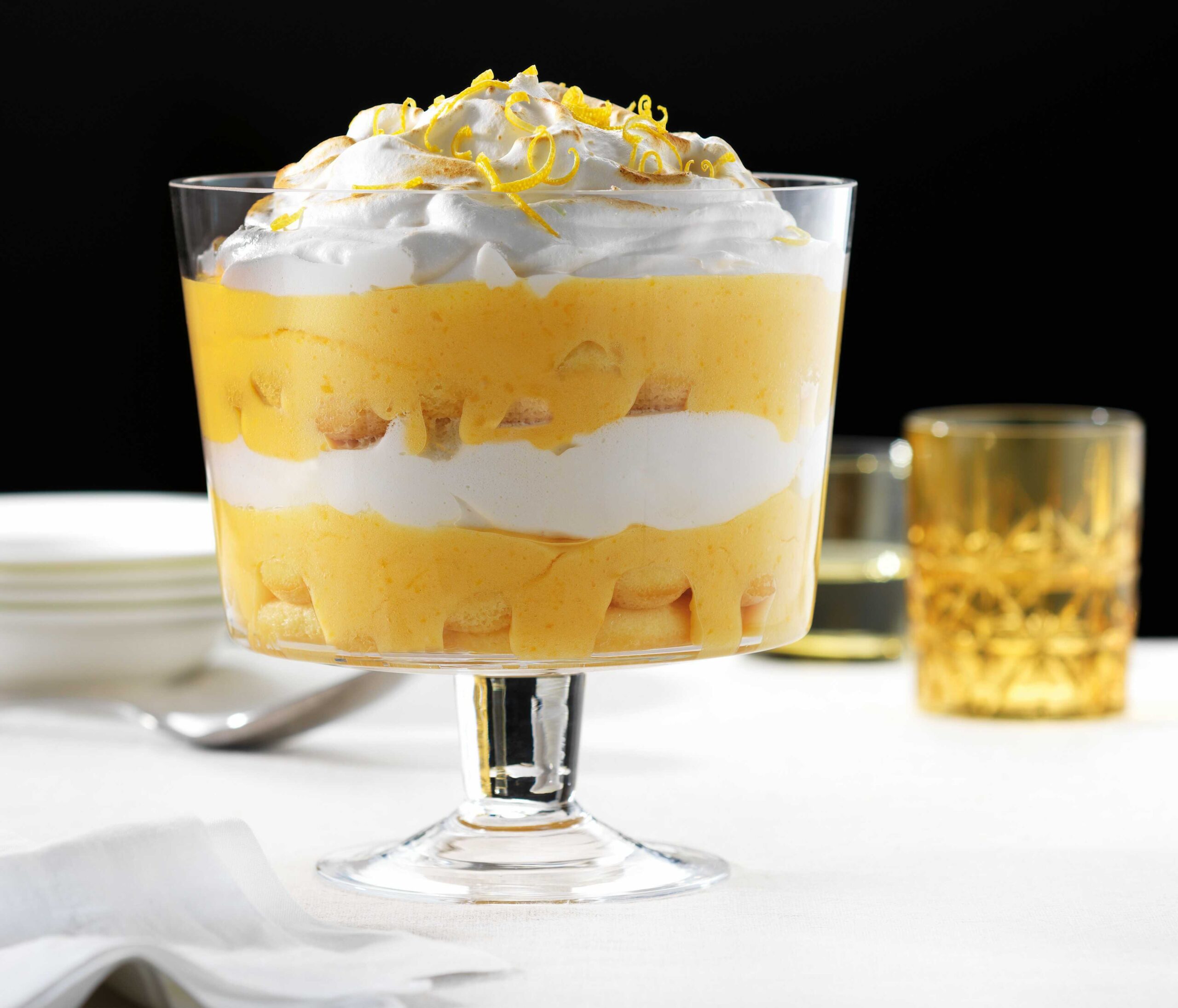 מעמד לעוגות טרייפל  ALEX LIDDY  זכוכית 20 ס"מ מבית Arcosteel