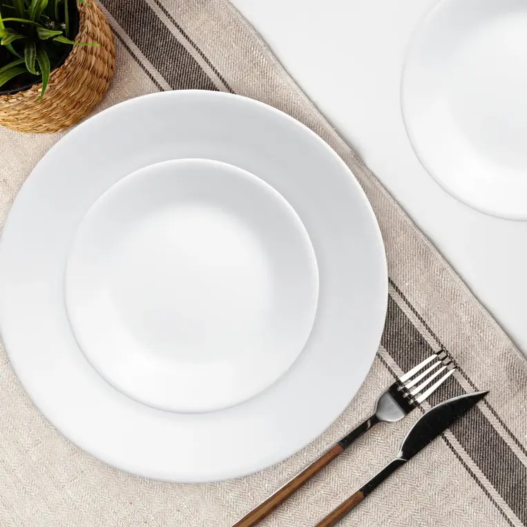 צלחת מנה עיקרית 26 ס"מ, Winter Frost White  מבית Corning Corelle תוצרת ארצות הברית