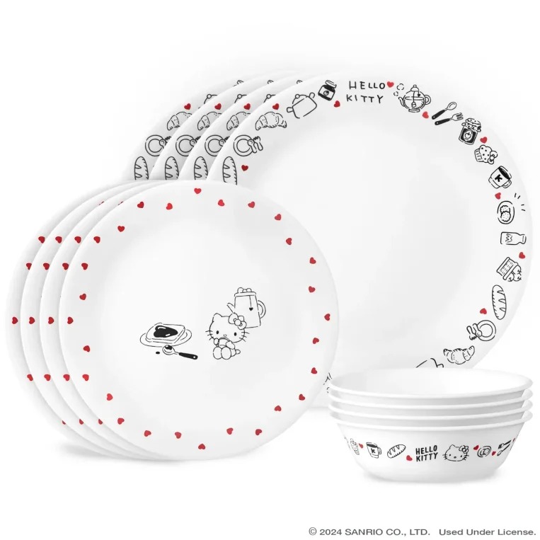 סט צלחות 12 חל' דגם Hello Kitty מבית Corning Corelle תוצרת ארצות הברית.