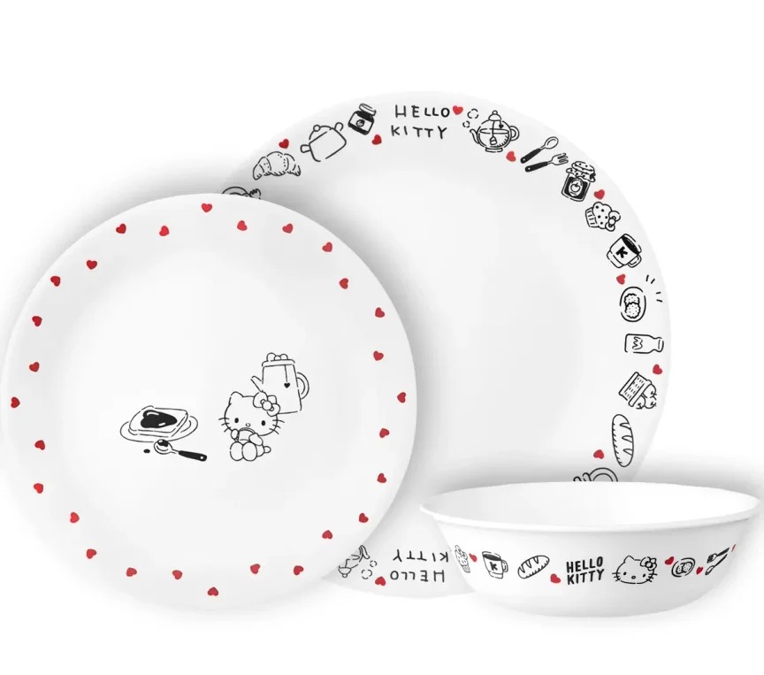 סט צלחות 12 חל' דגם Hello Kitty מבית Corning Corelle תוצרת ארצות הברית.