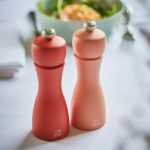 זוג מטחנות מלח+פלפל, אדמדם/אפרסק Tahiti מבית המותג PEUGEOT