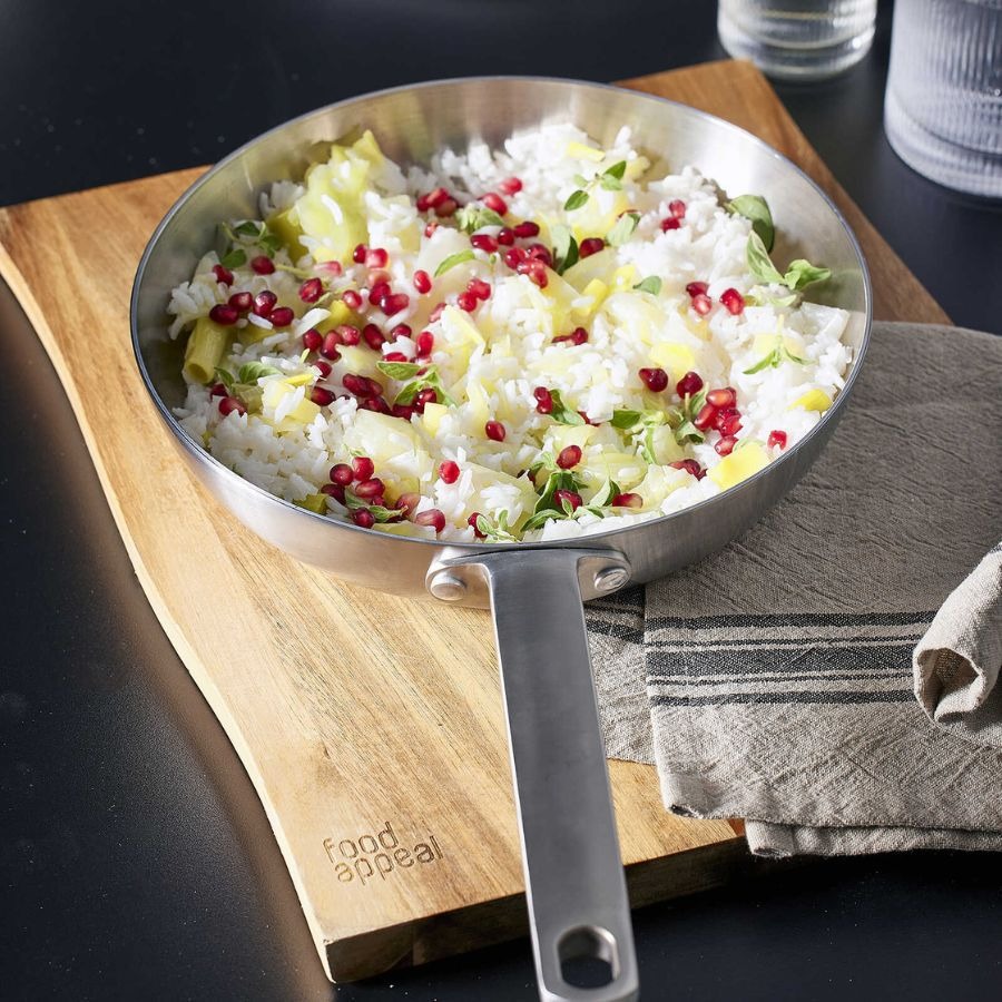 מחבת 24 ס"מ יציקת נירוסטה ENIGMA 3PLY מבית Food appeal