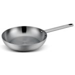 מחבת 30 ס"מ יציקת נירוסטה  ENIGMA 3PLY מבית Food appeal