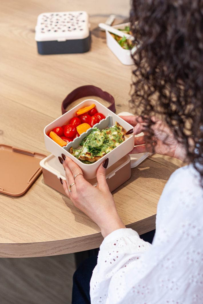 קופסת אוכל כפולה ורודה 1 ליטר Monbento I